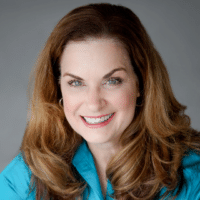 Alanna Newton – In Color Headshot